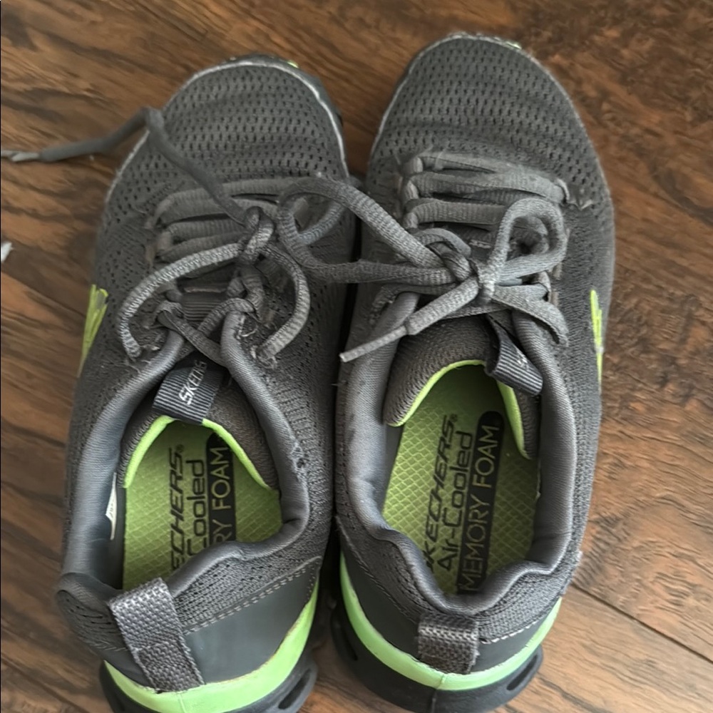 Skechers Kids Gray and Green Shoes size 5 fair condition with some flaws - Picture 8 of 13